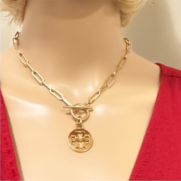 NEW✨ Pendant with Tory Burch Round Logo charm/medallion - Picture 6 of 6
